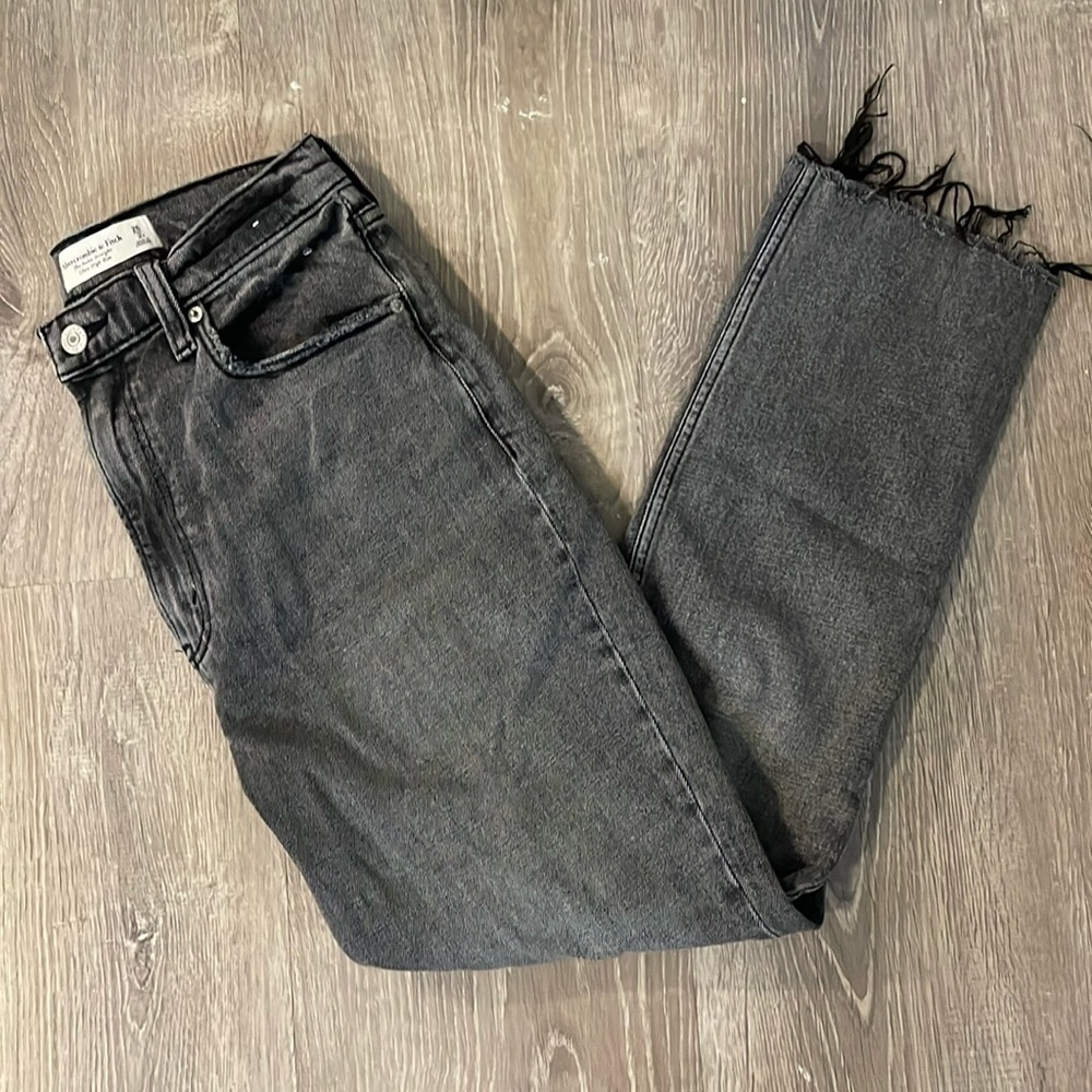 Abercrombie & Fitch size 26/2R ankle straight ultra high-rise